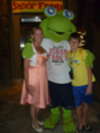 Sarah and Jack WITH Senor Frog! - Sarah and Jack WITH Senor Frog!<div style='float: right;'>[2012:04:15 20:58:04] [P1000871.JPG]</div>